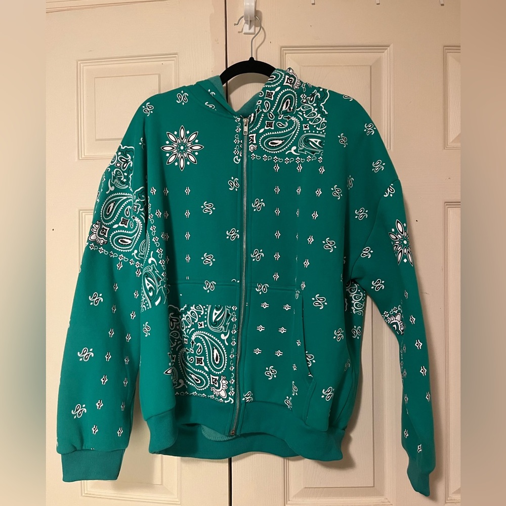 Super cute new Edikted bandana paisley oversized zip-up hoodie